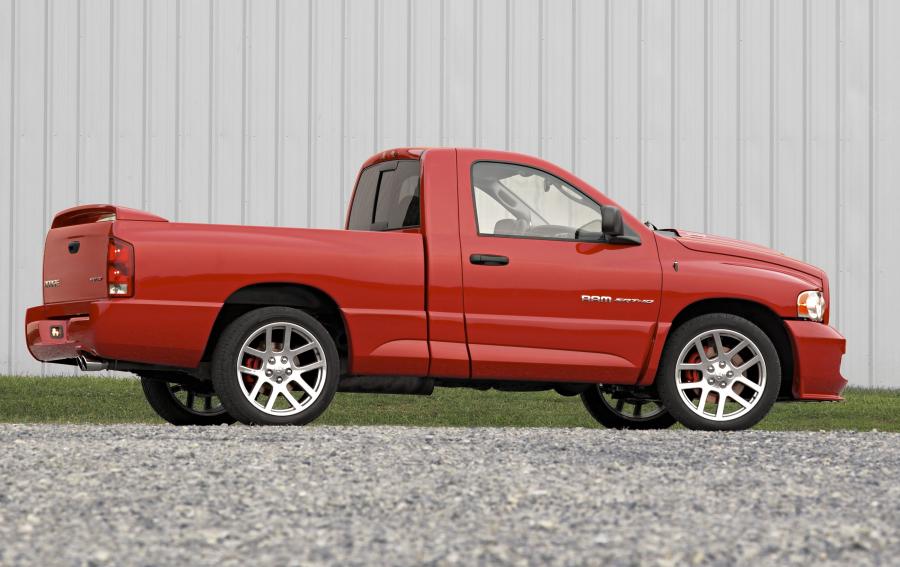  Dodge Ram SRT10 2004 года  (фото 15 из 40)